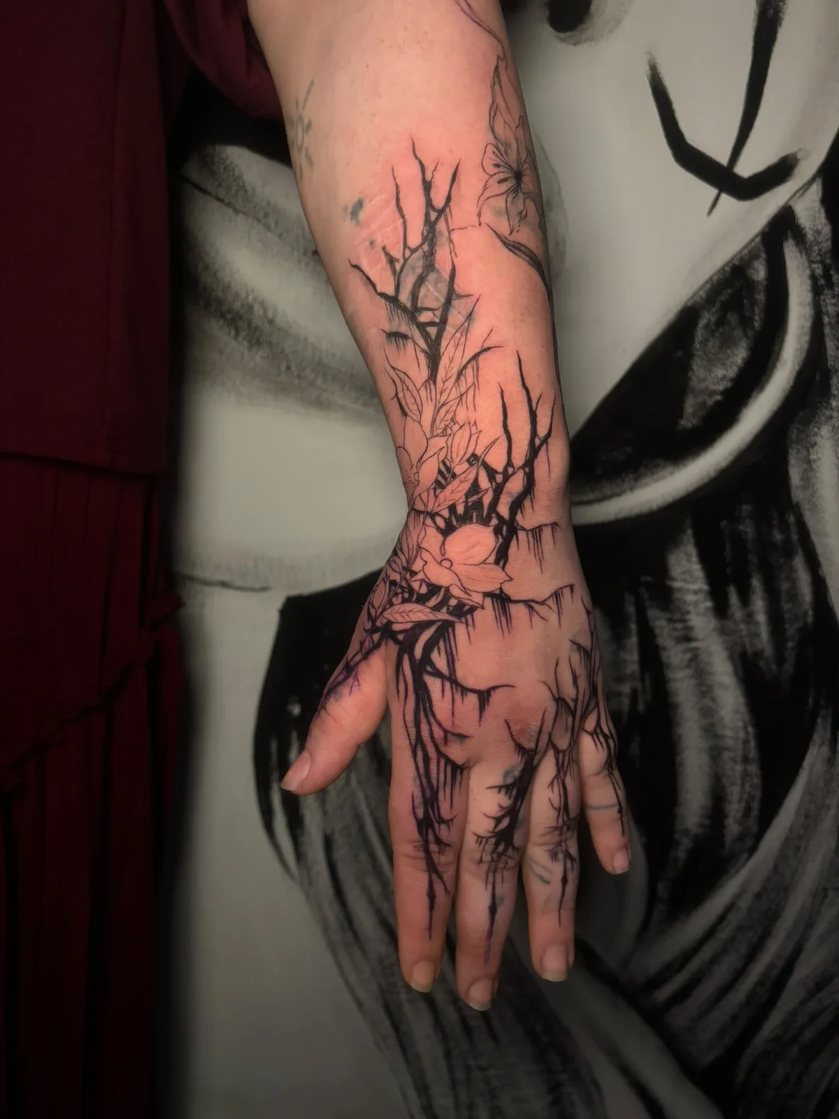 Tattoo station tarafından yapılan dövme: dallanan çizgiler